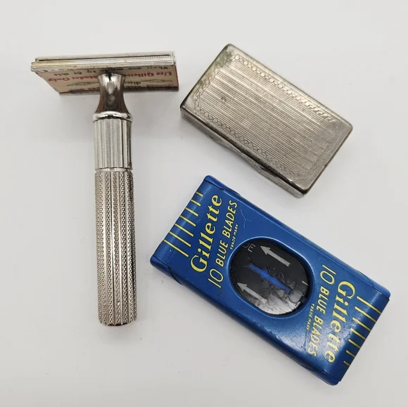 VINTAGE | Gillette Tech Razor original box & razor case - Picture 3 of 6